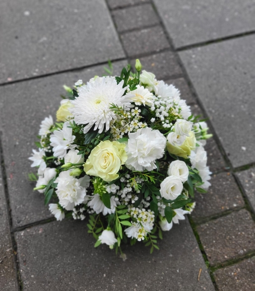 Funeral flowers posy of florist choice for free delivery in Bromley, Beckenham, Croydon, Petts Wood, Bickley, West Wickham, Shirley, Addiscombe, Biggin Hill, Addington 