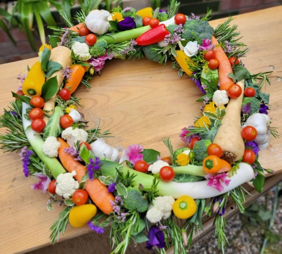 Vegetable Wreath – buy online or call 020 3198 0358