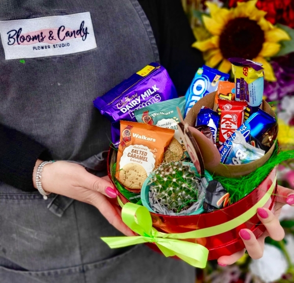 Hat box with sweets and plant, perfect gift for a boy or teenagers for same day delivery in Bromley, Beckenham, Croydon, South Norwood, Biggin Hill, New Addington 