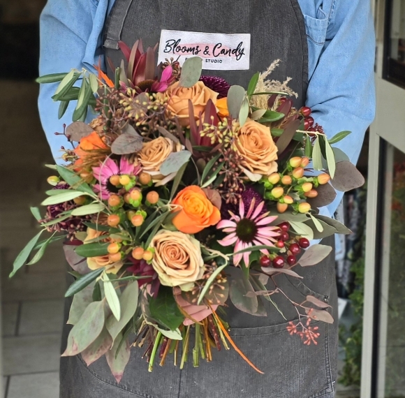 Luxury caramel roses bouquet made by florist in Bromley 