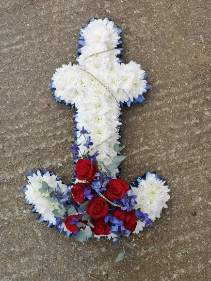 Funeral flowers anchor made by florist in Bromley 