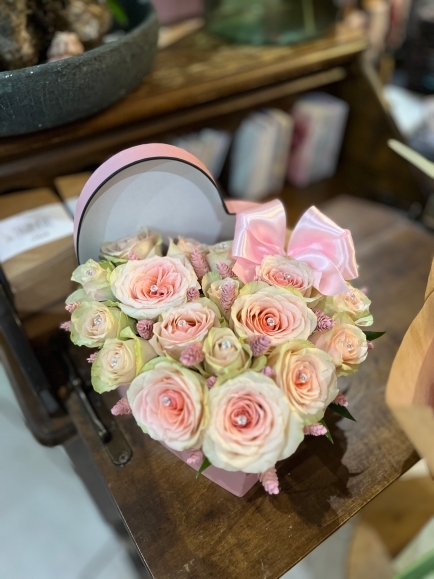 Perfect love gift heart shaped hat box with small pink roses with crystal pins and dry elements. Made by florist in Hayes, Bromley for flower delivery in all CR and BR postcodes.