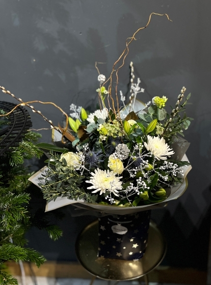 This is an amazing all white bouquet to include blooms, roses, lilies, thisle, white sprayed decorations , pines, winter foliages, eucalyptus, pussy willow, magnolias, twigs to create an amazing winter centerpiece in the house. Made by local independent florist near me in Bromley in Kent, Croydon in Surrey, Beckenham, Elmers End, Orpington, Chislehurst, Penge, Anerey, Biggin Hill, Addiscombe in Croydon, West Wickham BR4, Shirley in Croydon, Gravel Hill in Croydon, Selsdon in Croydon, South Croydon